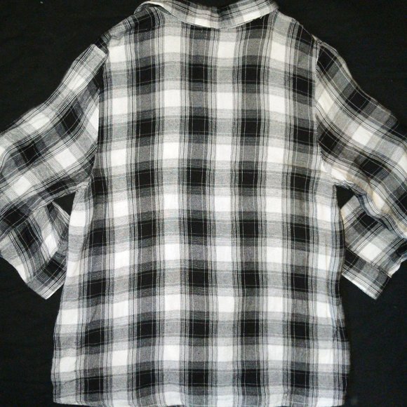 4/$20 | Black & White Plaid Button Up Shirt with tie knot on front bottom - Picture 9 of 10
